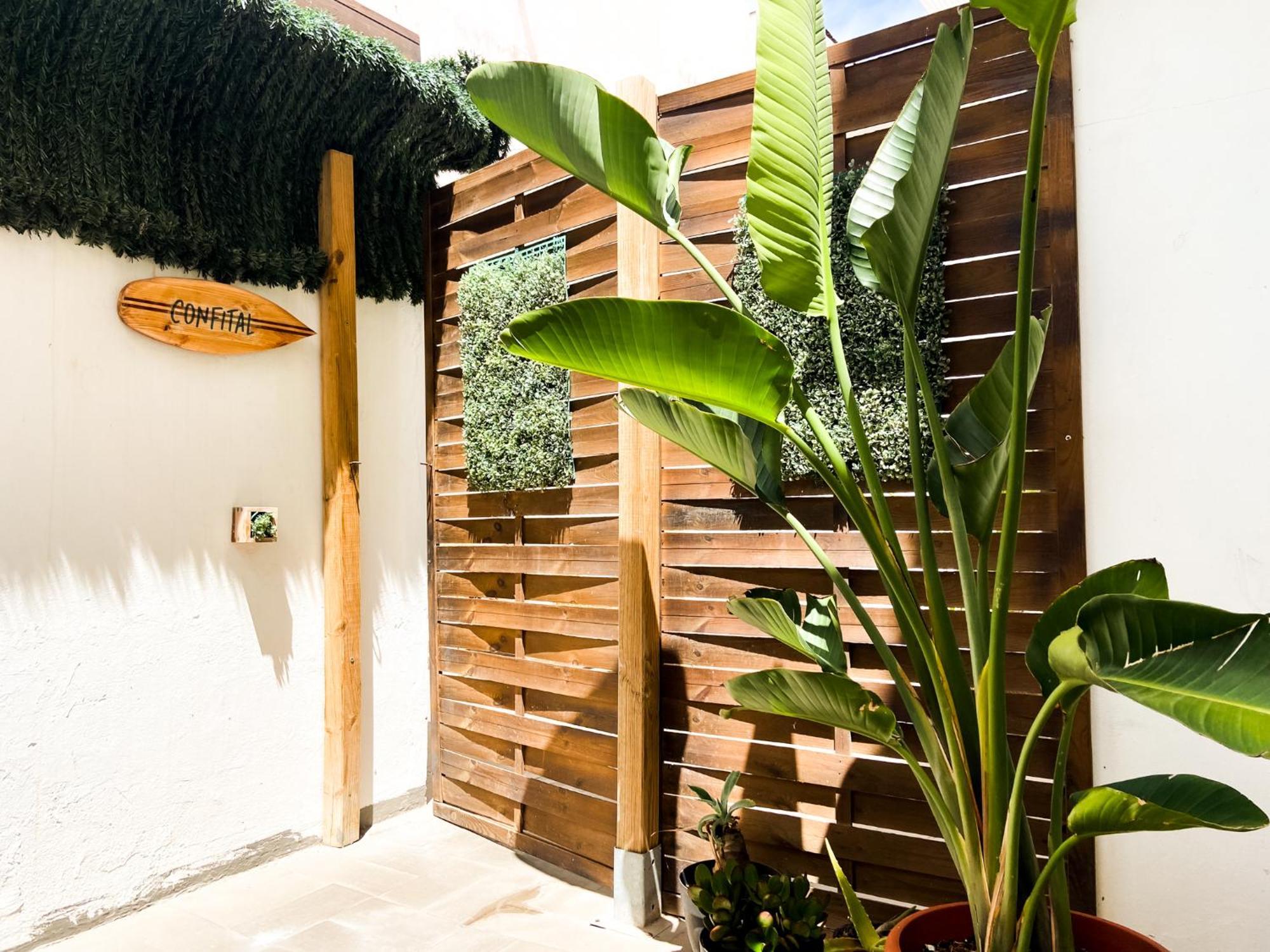 Agueita Surf Lodge ลาสปัลมาส เด กรานคานาเรีย ภายนอก รูปภาพ